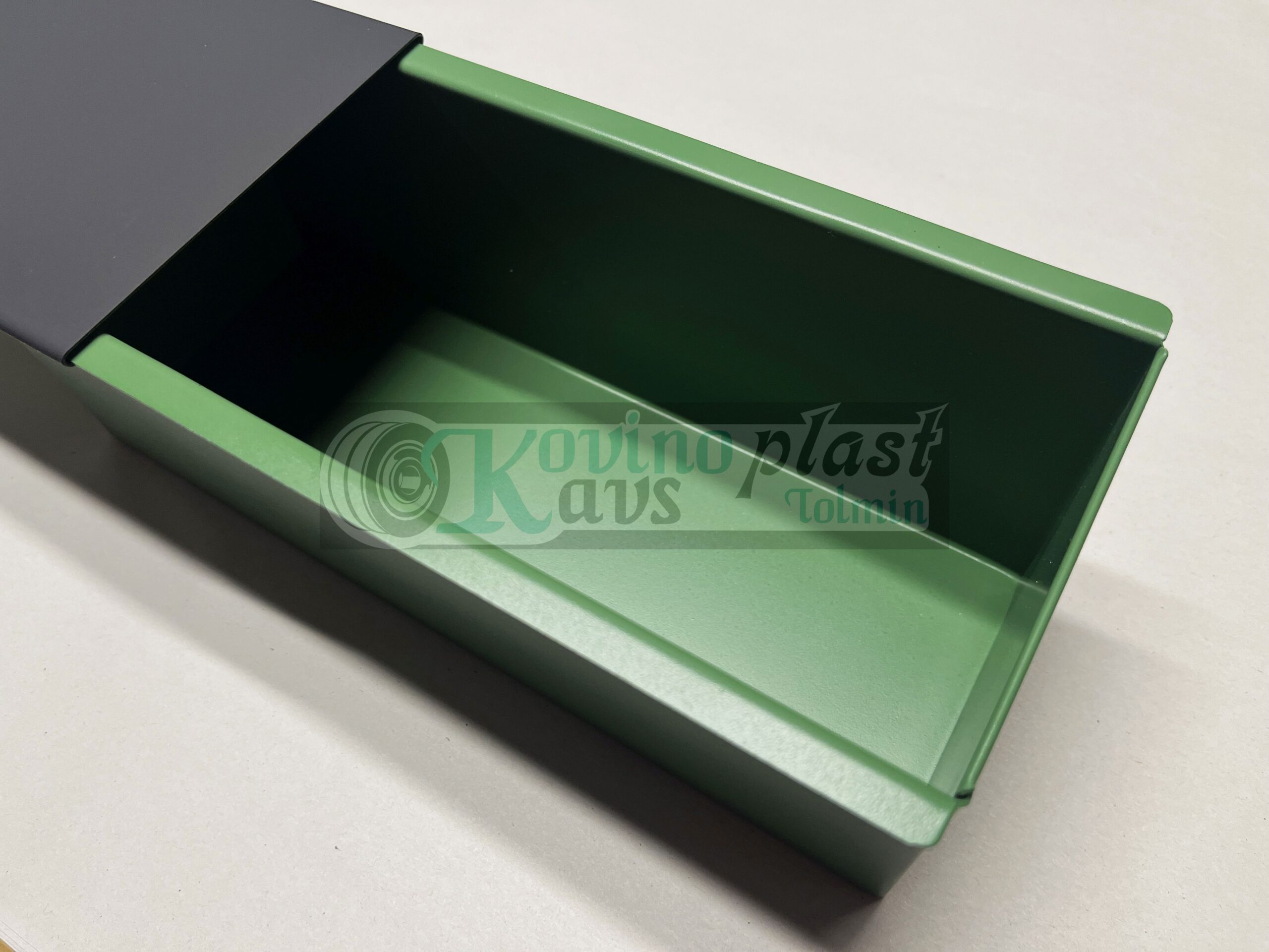 Pekac s pokrovom 270-100-100 logo